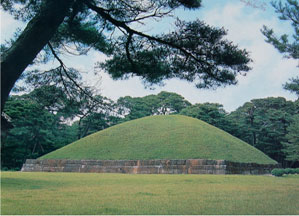 Front view of Mausoleum of King Tongmyong Front view of Mausoleum of King Tongmyong