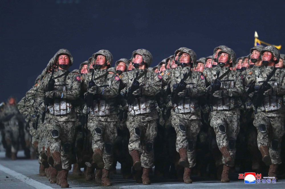 무적필승의 혁명강군으로 자라난 조선인민군의 열병대오