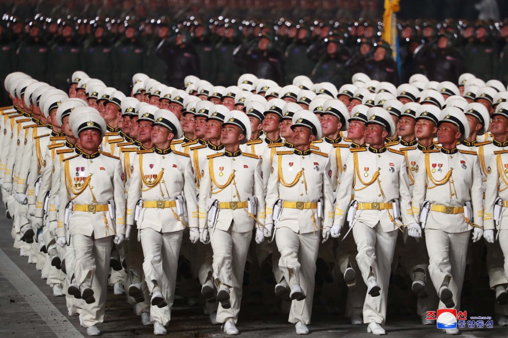무적필승의 혁명강군으로 자라난 조선인민군의 열병대오