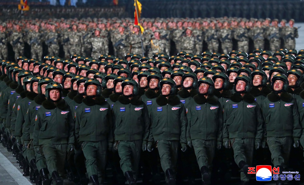 무적필승의 혁명강군으로 자라난 조선인민군의 열병대오