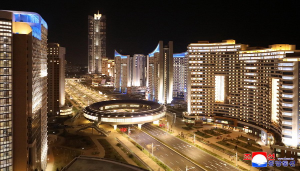 나날이 변모되여가고있는 평양의 모습