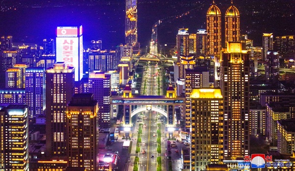 날마다 일떠서는 새 살림집들