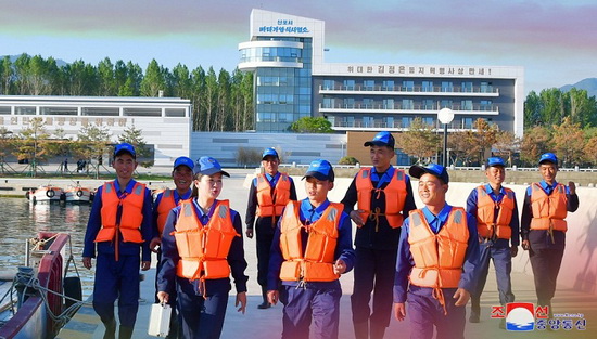 신포시와 락원군바다가양식사업소
