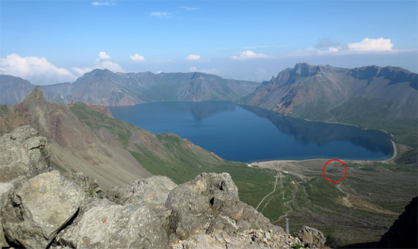 향도봉소분지의 삭도역과 애추들