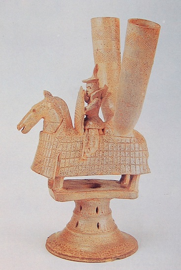 기마인물형명기