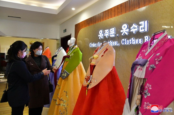 대성백화점의 옷매대