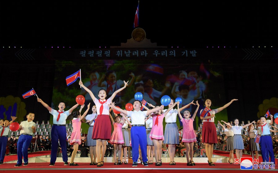  조선민주주의인민공화국창건 74돐경축 대공연의 인상깊은 종목들