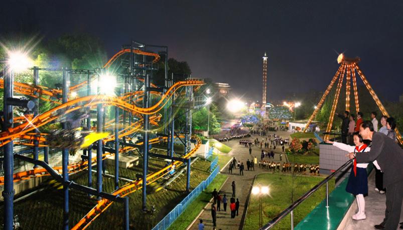 인민의 웃음넘쳐나는 개선청년공원유희장