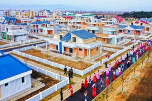 현대적으로 일떠선 련포온실농장의 전경