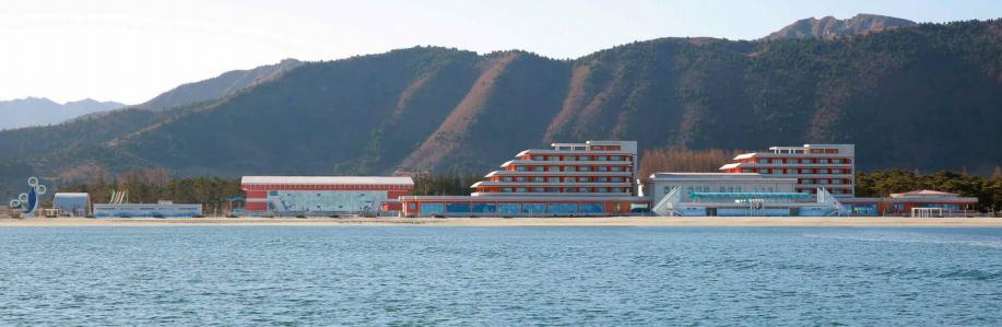 새로 개건된 강원도 12월6일소년단야영소의 전경