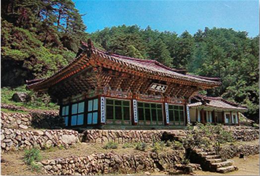 룡흥사의 대웅전