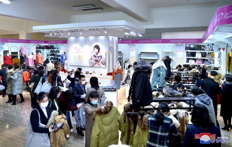 녀성옷전시회-2022