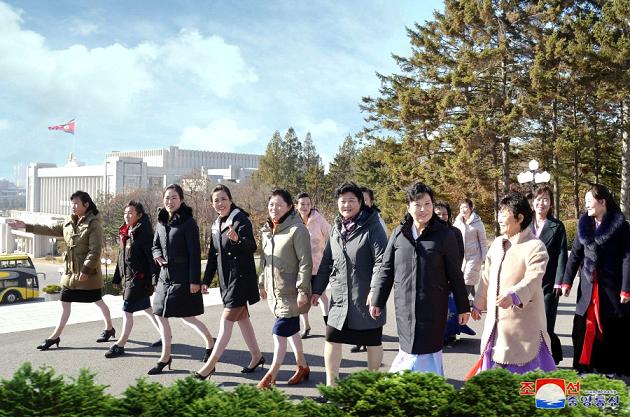 보람찬 삶을 누려가는 녀성들