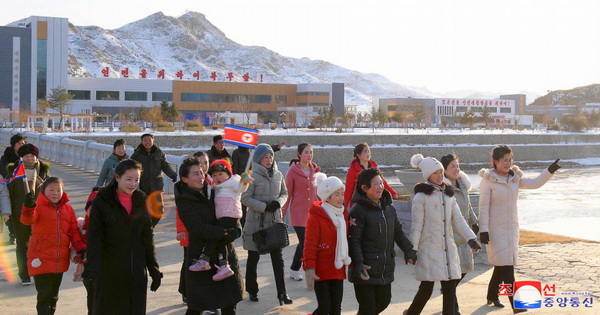 우리 당 지방발전정책의 실질적인 덕을 보는 김화군의 전변상