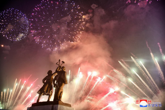 주체사상의 기치높이