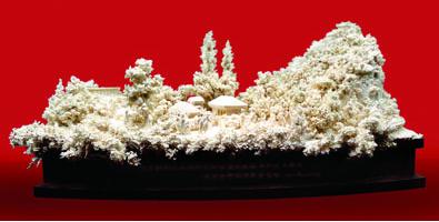 상아조각 《만경대고향집》