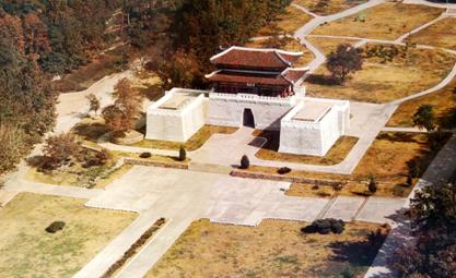 복구된 대성산성남문