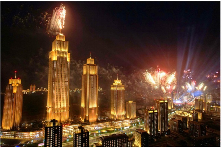 위대한 시대의 청춘대기념비-전위거리