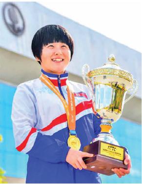 조선녀자탁구선수 김금영