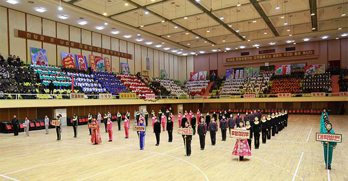 광명성절기념 교직원들의 다채로운 체육 및 유희오락경기 광명성절기념 교직원들의 다채로운 체육 및 유희오락경기