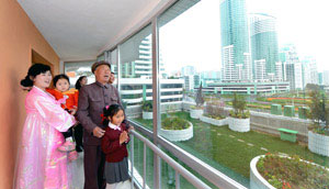 려명거리 새집들이