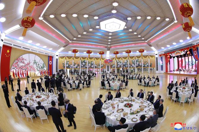 Supreme Leader Kim Jong Un Hosts Banquet for President Xi Jinping