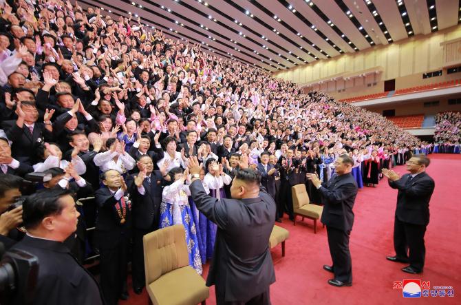 Supreme Leader Kim Jong Un Has Photo Session with Participants in 14th National Conference of Teachers