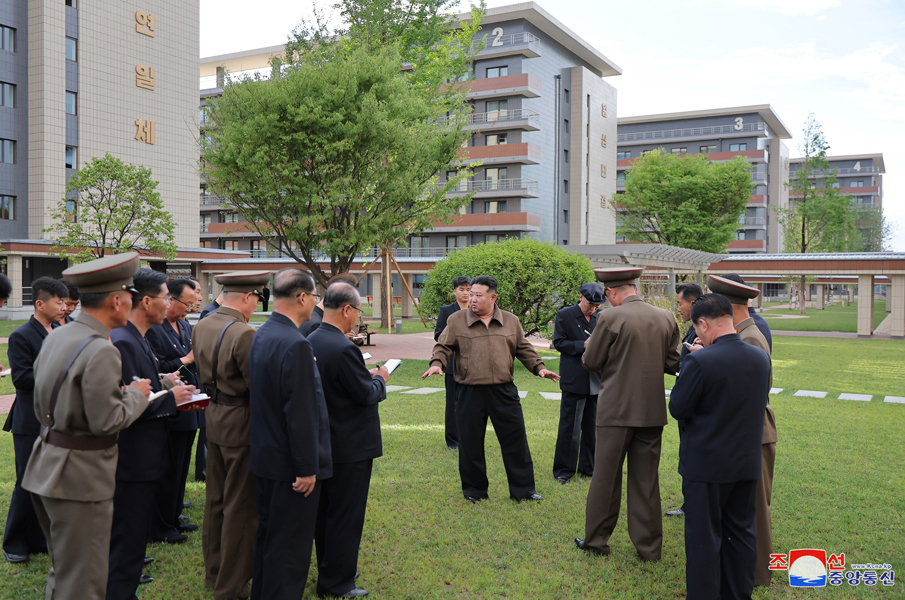 Respected Comrade Kim Jong Un Inspects Completed Central Cadres Training School of WPK
