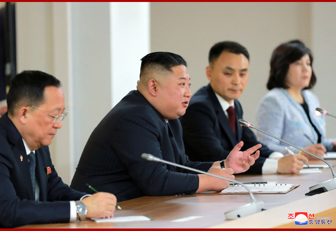 경애하는 최고령도자 김정은동지께서 울라지미르 울라지미로비치 뿌찐대통령각하와 회담하시였다